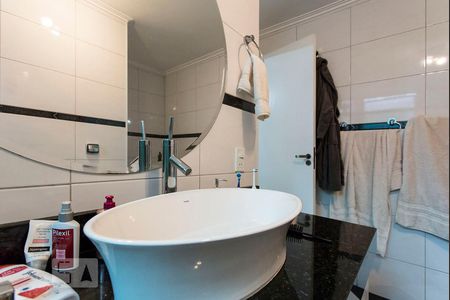 Apartamento à venda com 190m², 4 quartos e 2 vagasBanheiro da suíte