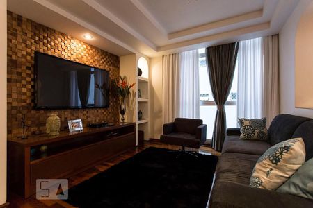 Apartamento à venda com 190m², 4 quartos e 2 vagasSala