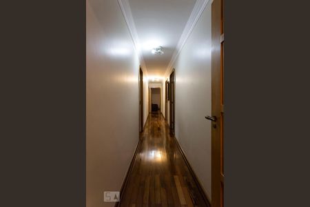 Apartamento à venda com 190m², 4 quartos e 2 vagasCorredor