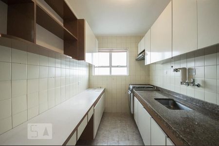 Apartamento para alugar com 90m², 2 quartos e 2 vagasCozinha