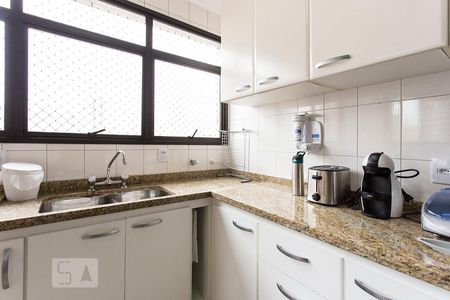 Apartamento para alugar com 110m², 3 quartos e 3 vagasCozinha