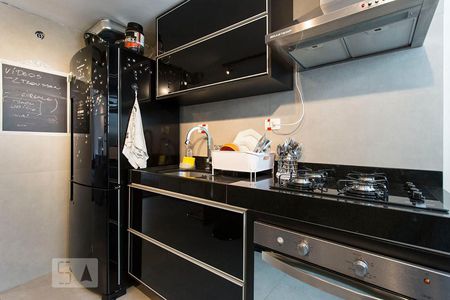 Cozinha de apartamento para alugar com 1 quarto, 75m² em Perdizes, São Paulo