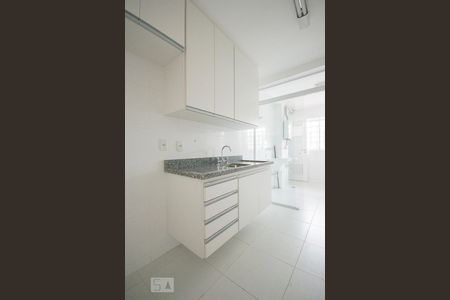 Cozinha de apartamento à venda com 2 quartos, 80m² em Santo Amaro, São Paulo