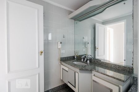 Apartamento à venda com 185m², 3 quartos e 3 vagasBanheiro suite