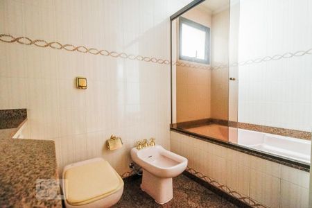 Apartamento à venda com 185m², 3 quartos e 3 vagasBanheiro suite