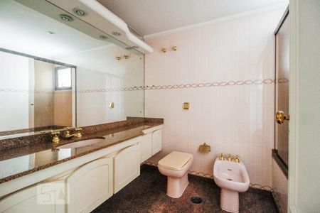 Apartamento à venda com 185m², 3 quartos e 3 vagasBanheiro suite