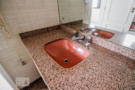 Apartamento à venda com 185m², 3 quartos e 3 vagasBanheiro suite