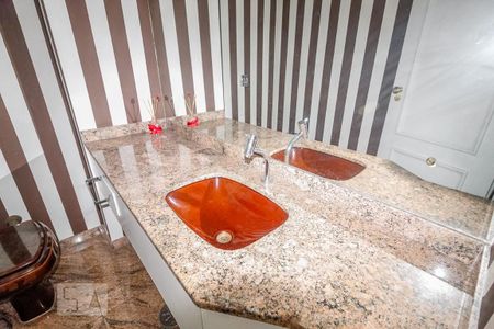 Apartamento à venda com 185m², 3 quartos e 3 vagasLavabo 