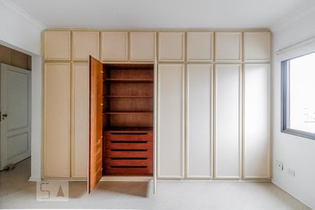 Apartamento à venda com 185m², 3 quartos e 3 vagasQuarto 2 suite