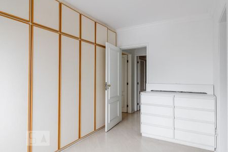 Apartamento à venda com 185m², 3 quartos e 3 vagasQuarto 1 suite 