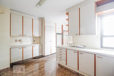 Apartamento à venda com 185m², 3 quartos e 3 vagasCozinha