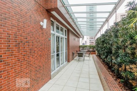 Apartamento para alugar com 42m², 1 quarto e 1 vaga Apartamento para alugar com 42m², 1 quarto e 1 vagaEntrada salão de festas