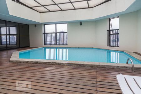 Studio para alugar com 37m², 1 quarto e 1 vaga Studio para alugar com 37m², 1 quarto e 1 vagaPiscina