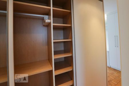 Apartamento à venda com 70m², 1 quarto e 1 vaga Apartamento à venda com 70m², 1 quarto e 1 vagaSuíte - Closet
