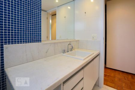 Apartamento à venda com 70m², 1 quarto e 1 vaga Apartamento à venda com 70m², 1 quarto e 1 vagaBanheiro da Suíte