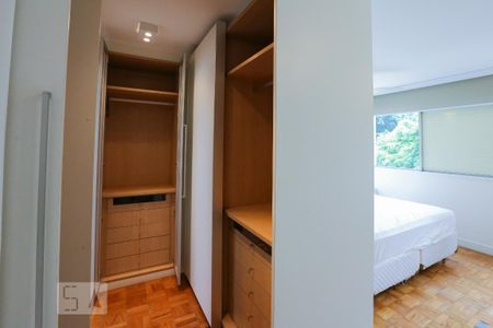 Apartamento à venda com 70m², 1 quarto e 1 vaga Apartamento à venda com 70m², 1 quarto e 1 vagaSuíte - Closet