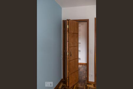 Apartamento à venda com 80m², 2 quartos e 1 vagaPorta sanfonada