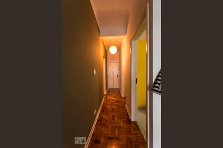Corredor de apartamento para alugar com 2 quartos, 130m² em Higienópolis, São Paulo