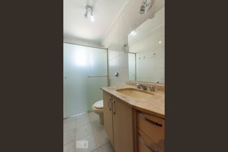 Apartamento à venda com 110m², 3 quartos e 3 vagas Apartamento à venda com 110m², 3 quartos e 3 vagasBanheiro