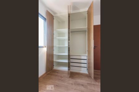 Apartamento à venda com 110m², 3 quartos e 3 vagas Apartamento à venda com 110m², 3 quartos e 3 vagasDetalhe quarto 02
