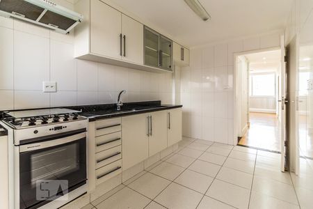 Cozinha de apartamento para alugar com 2 quartos, 60m² em Perdizes, São Paulo