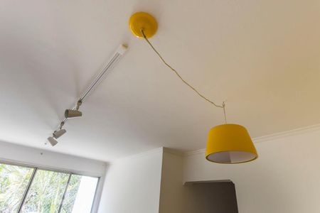 Detalhe teto da sala de apartamento para alugar com 2 quartos, 72m² em Indianópolis, São Paulo