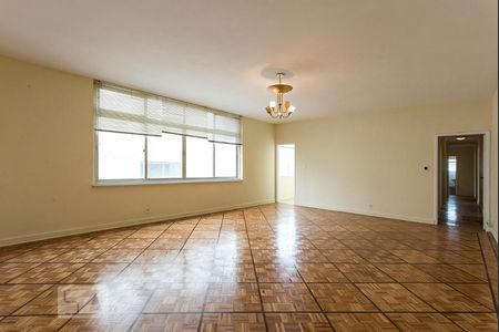 Apartamento para alugar com 160m², 3 quartos e 1 vaga Apartamento para alugar com 160m², 3 quartos e 1 vagaSala