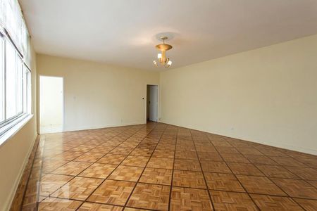 Apartamento para alugar com 160m², 3 quartos e 1 vaga Apartamento para alugar com 160m², 3 quartos e 1 vagaSala
