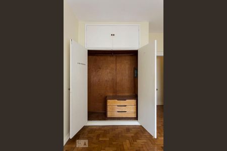 Apartamento para alugar com 160m², 3 quartos e 1 vaga Apartamento para alugar com 160m², 3 quartos e 1 vagaQuarto 2