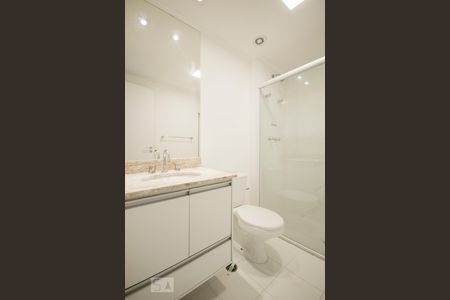 Banheiro de kitnet/studio para alugar com 1 quarto, 50m² em Brooklin Paulista, São Paulo