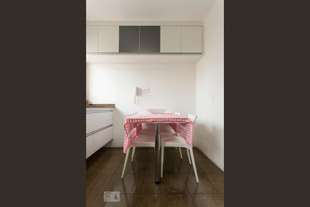 Apartamento para alugar com 131m², 4 quartos e 3 vagasCozinha