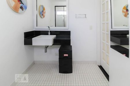 Apartamento à venda com 130m², 3 quartos e 1 vagaBanheiro da Suíte 