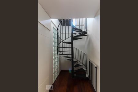 Apartamento à venda com 130m², 3 quartos e 1 vagaEscada