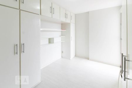 Suíte de apartamento para alugar com 3 quartos, 130m² em Vila Olímpia, São Paulo