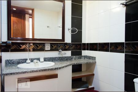 Banheiro de apartamento para alugar com 1 quarto, 50m² em Centro, Campinas