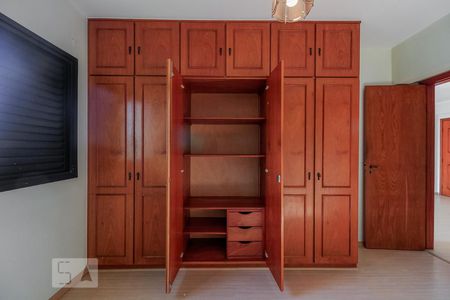 Quarto 1 suite de apartamento para alugar com 3 quartos, 120m² em Vila Bertioga, São Paulo