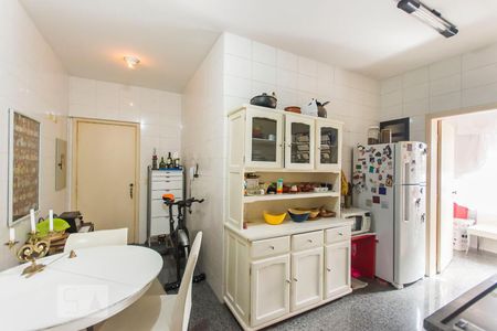 Apartamento à venda com 120m², 3 quartos e 2 vagas Apartamento à venda com 120m², 3 quartos e 2 vagasCozinha