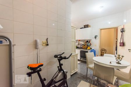 Apartamento à venda com 120m², 3 quartos e 2 vagas Apartamento à venda com 120m², 3 quartos e 2 vagasCozinha