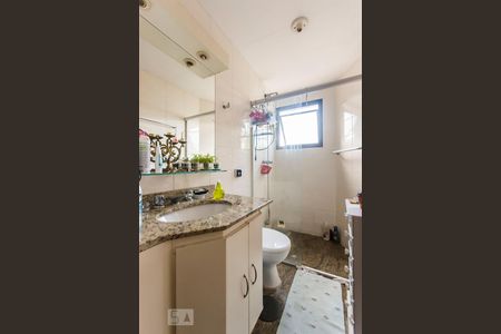 Banheiro de apartamento à venda com 3 quartos, 120m² em Sumaré, São Paulo