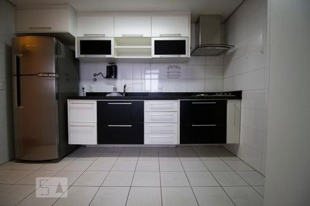 Apartamento para alugar com 74m², 2 quartos e 2 vagascozinha