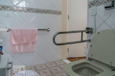 Apartamento à venda com 74m², 2 quartos e 1 vagaBanheiro do Quarto 2 (suite)