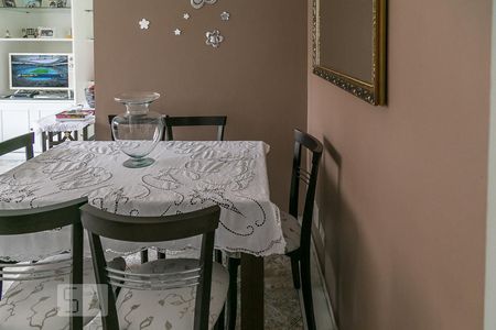 Apartamento à venda com 74m², 2 quartos e 1 vagaSala