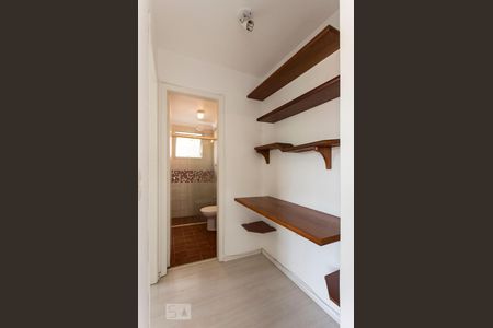 Corredor de apartamento para alugar com 1 quarto, 48m² em Pinheiros, São Paulo