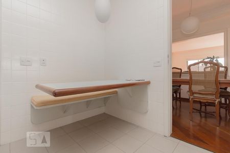 Apartamento à venda com 200m², 4 quartos e 3 vagasCopa