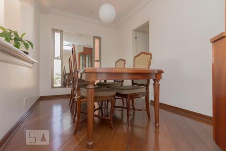 Apartamento à venda com 200m², 4 quartos e 3 vagasSala de jantar