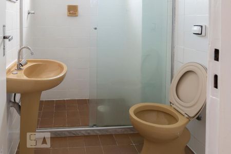Banheiro Social de apartamento para alugar com 1 quarto, 54m² em Vila Guarani (z Sul), São Paulo
