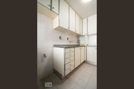 Apartamento para alugar com 68m², 2 quartos e 2 vagasCozinha