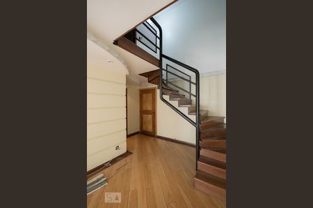 Sala/Acesso de apartamento para alugar com 2 quartos, 68m² em Brooklin Paulista, São Paulo