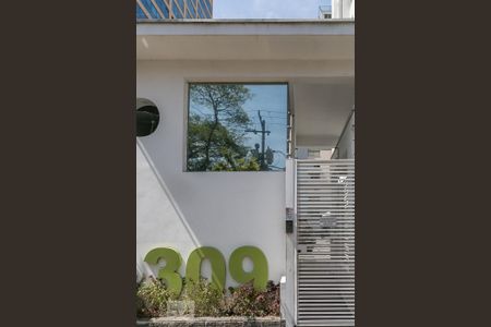 Fachada de apartamento para alugar com 1 quarto, 40m² em Moema, São Paulo