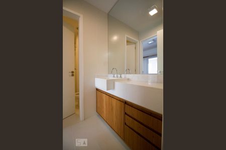 Banheiro de apartamento à venda com 1 quarto, 58m² em Paraíso, São Paulo